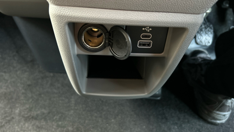 Ford Tourneo Custom 320 L1 Diesel Fwd 2.0 EcoBlue 136ps H1 Titanium 8 seater Auto